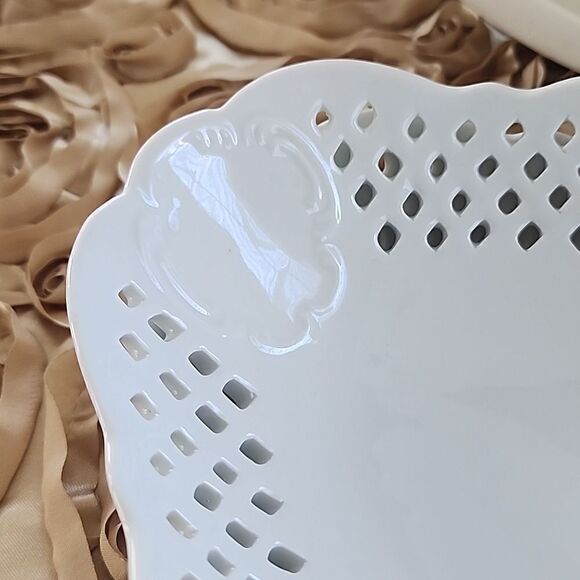 2 Lattice Work Bowls - Picture 10 of 10